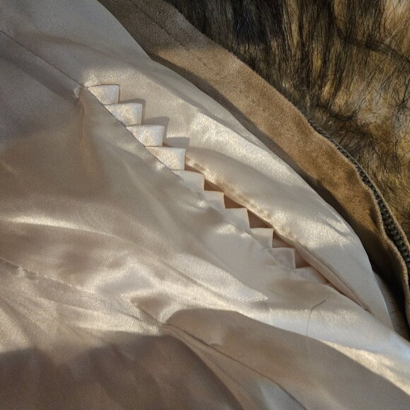 Vintage Pamela McCoy Small Faux Coyote Tipped Arctic Fox Chevron Fur Zipper Vest - Picture 8 of 11